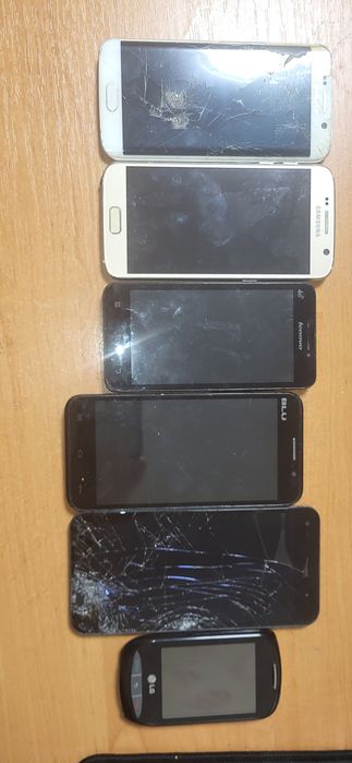 Телефон мобільний, одним лотом.Запчасті.