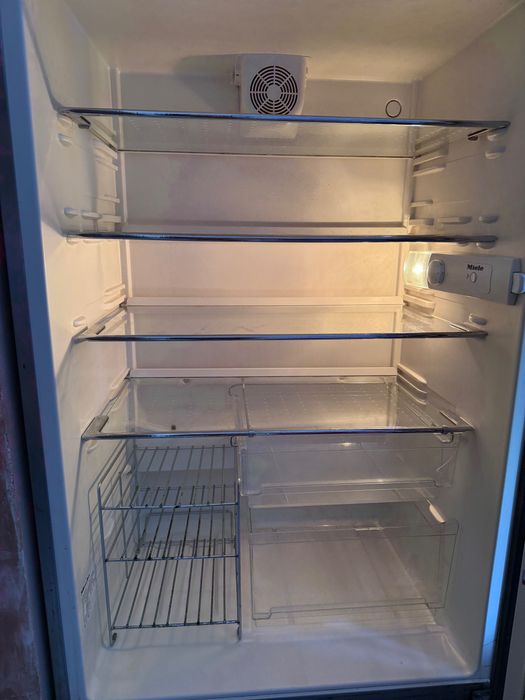 Холодильник Miele