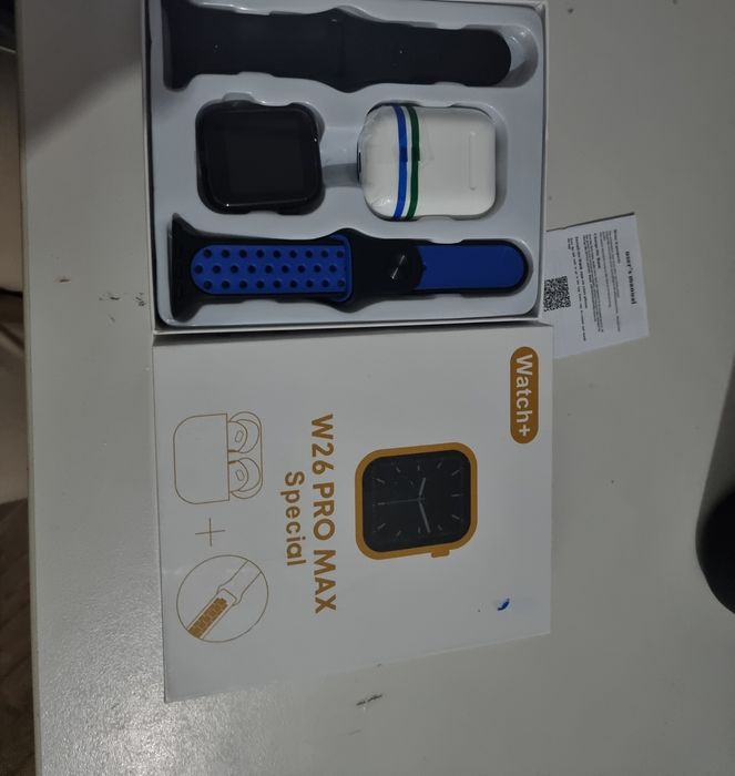 Zestaw smartwatch i sluchawki bezprzewodowe