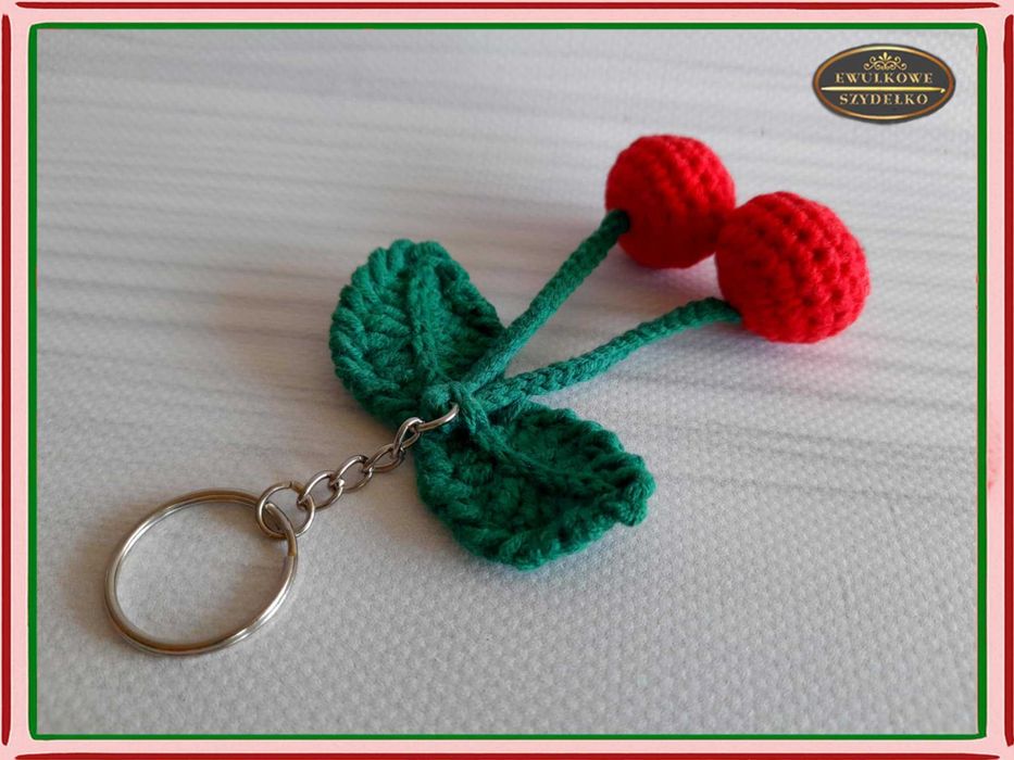 Wisienki wykonane na szydełku - breloczek / brelok / zawieszka.