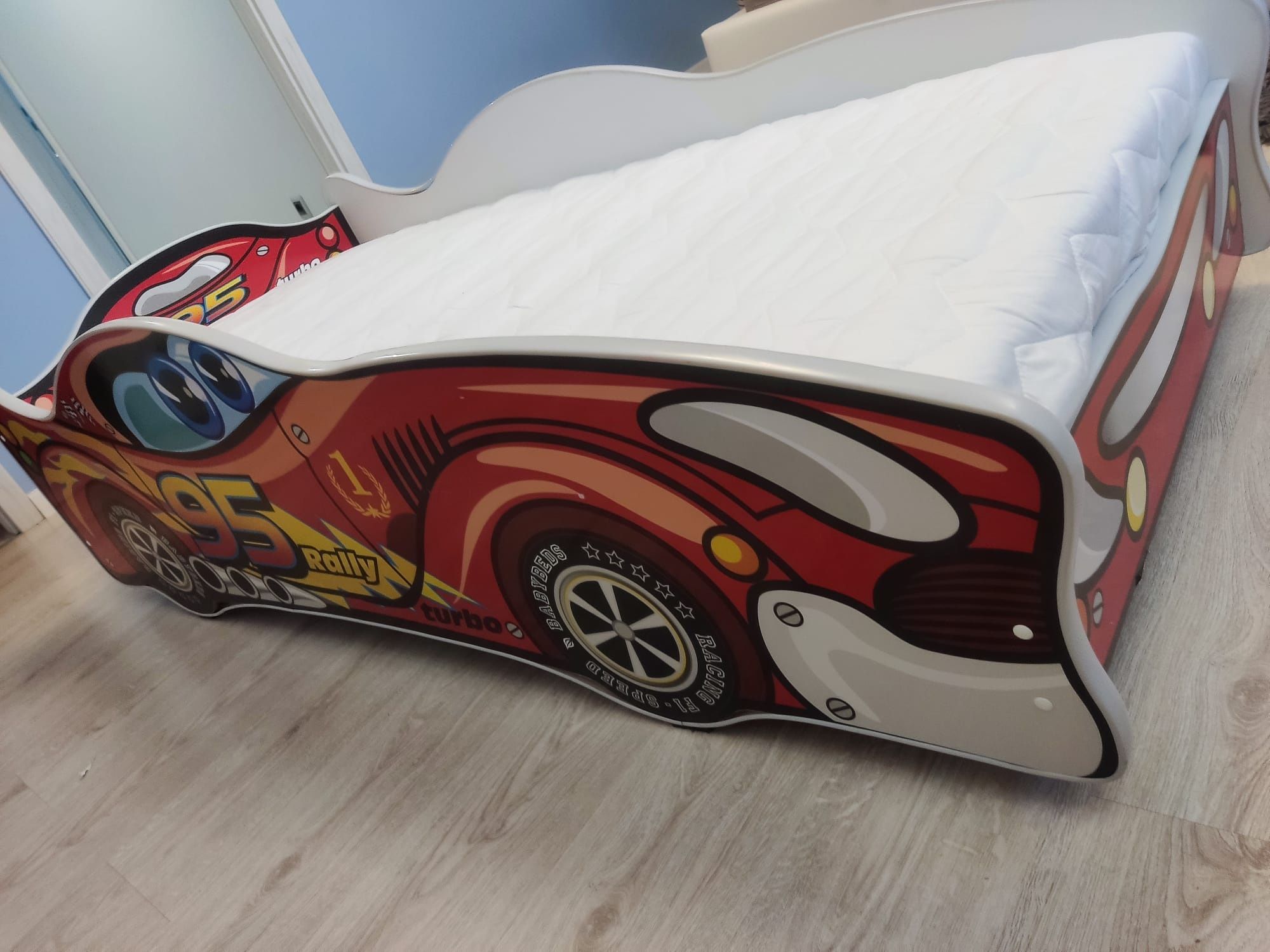 Łóżko dzieciece samochód dla chlopczyka