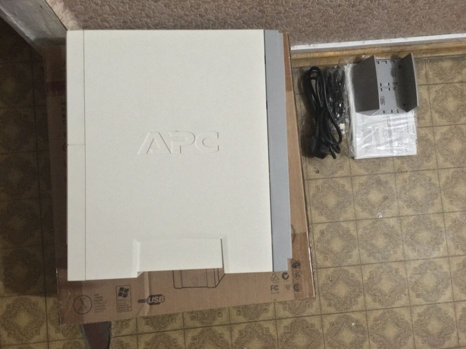 Apc back-ups rs 1000