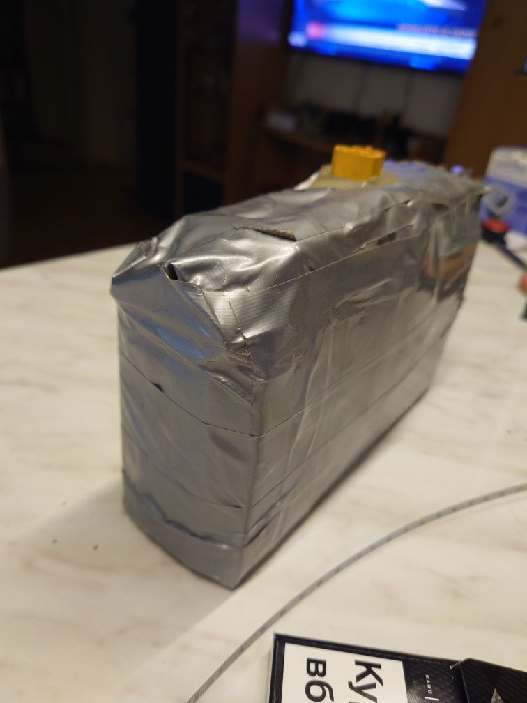 Продаю  Три литий полимерные аккумулятора  12 v= 250Ач,  500 Aч, 750Aч
