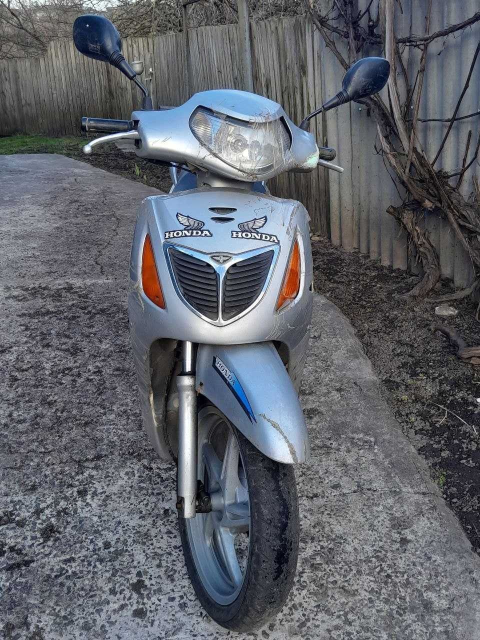 Продаж мотороллер Honda SH 125