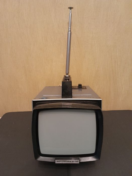 Мини телевизор электроника  вл 100