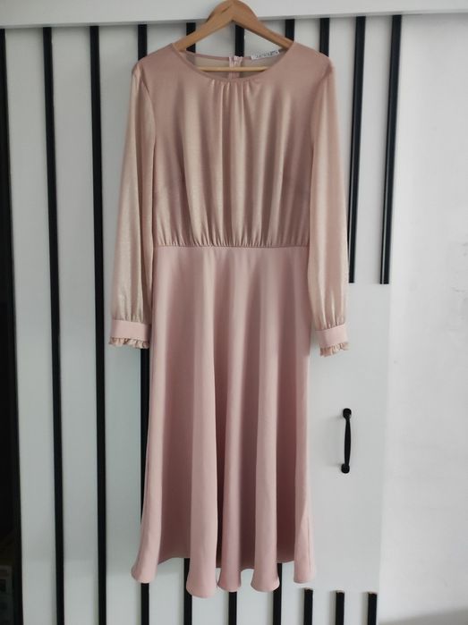 Piękna sukienka quiosque roz 44