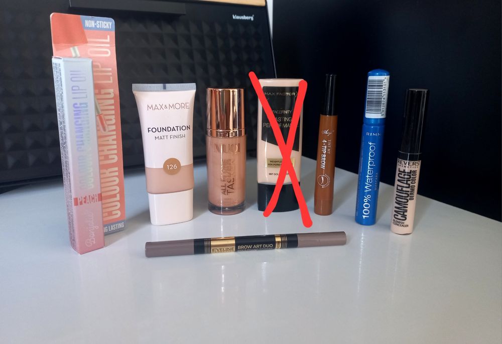 Zestaw kosmetyków do makijażu
