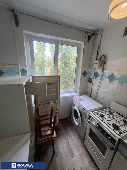 Продам 2-х ком на Черемушках в жилом состоянии с мебелью