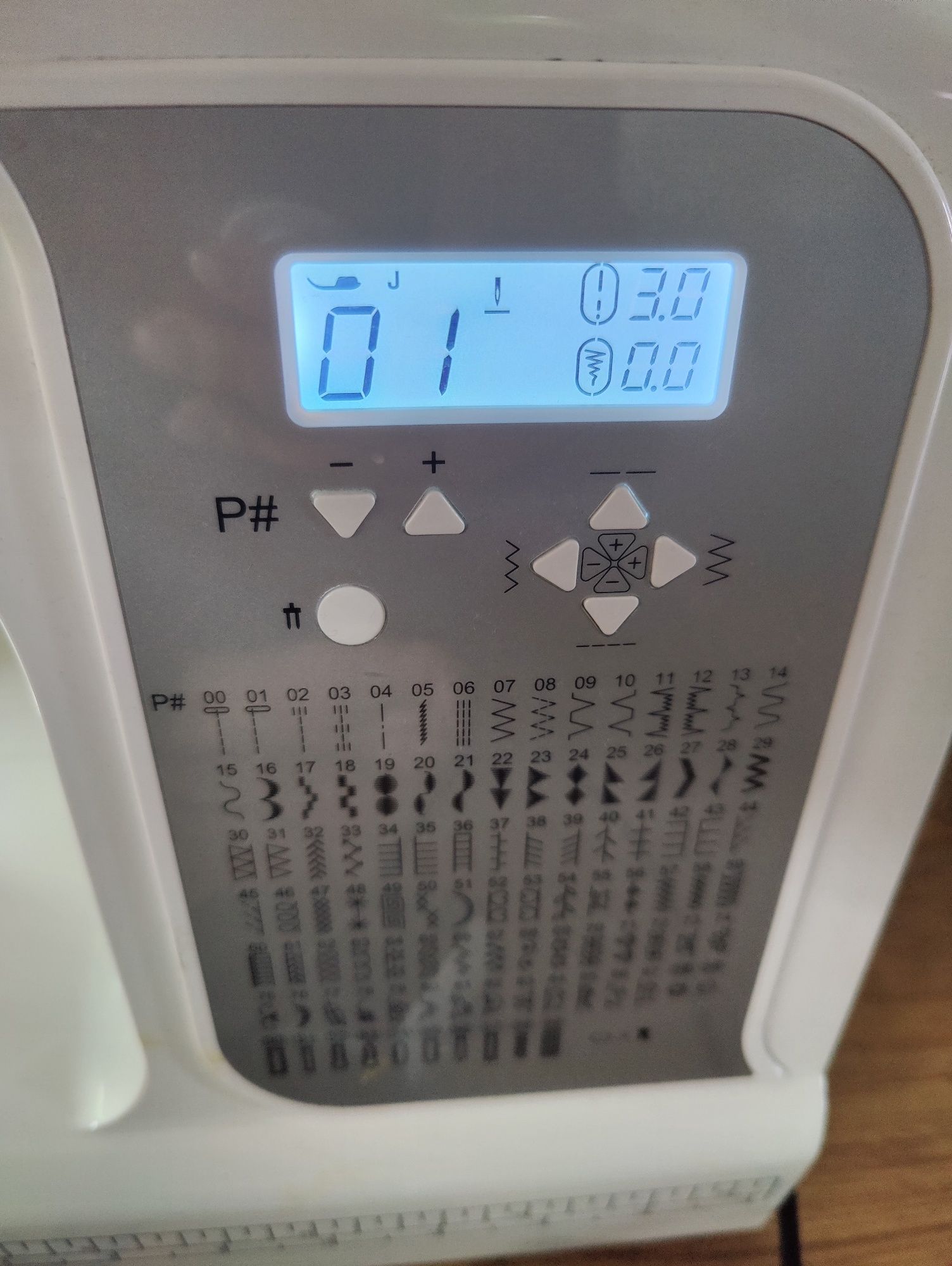 Maszyna do szycia elektroniczna W6 n2000 Exklusive
