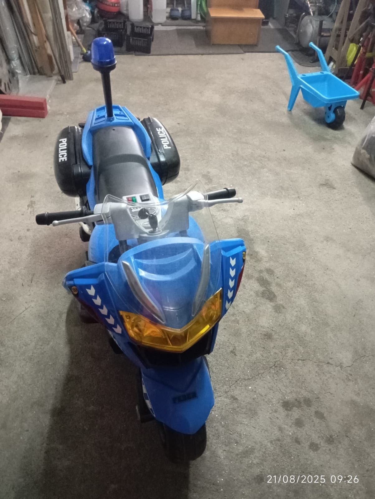 Moto da polícia para criança