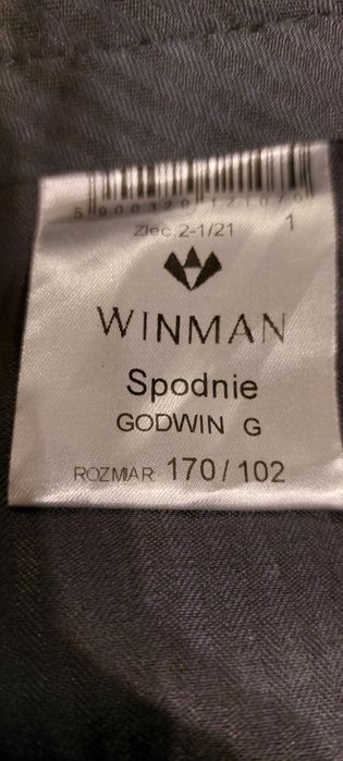 Czarny smoking ślubny