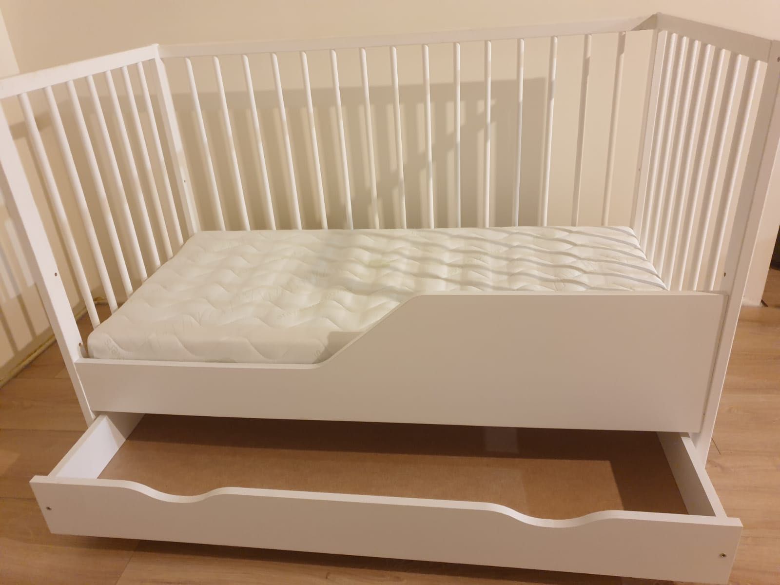 Łóżko z materacem dla dzieci