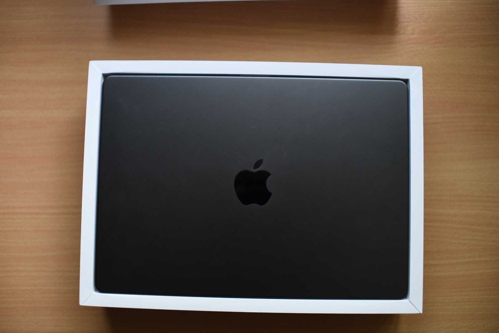 Apple macbook m3 pro