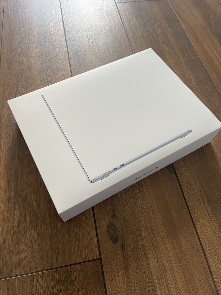 Macbook Air 15” M4 16/512 GB QWERTY kupiony w Polsce kolor błękitny