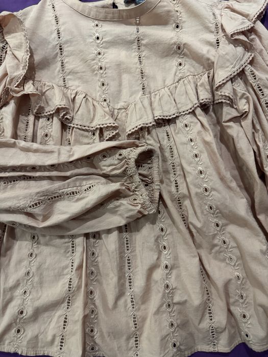 Blusa rosa de folhos