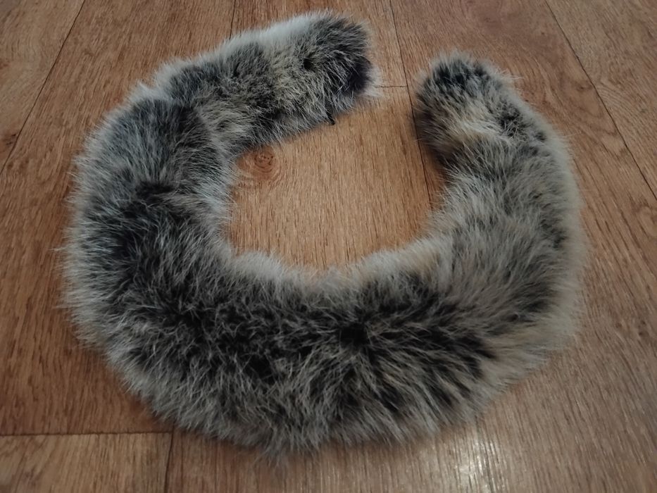 Натуральный меховой воротник опушка на капюшон куртки.