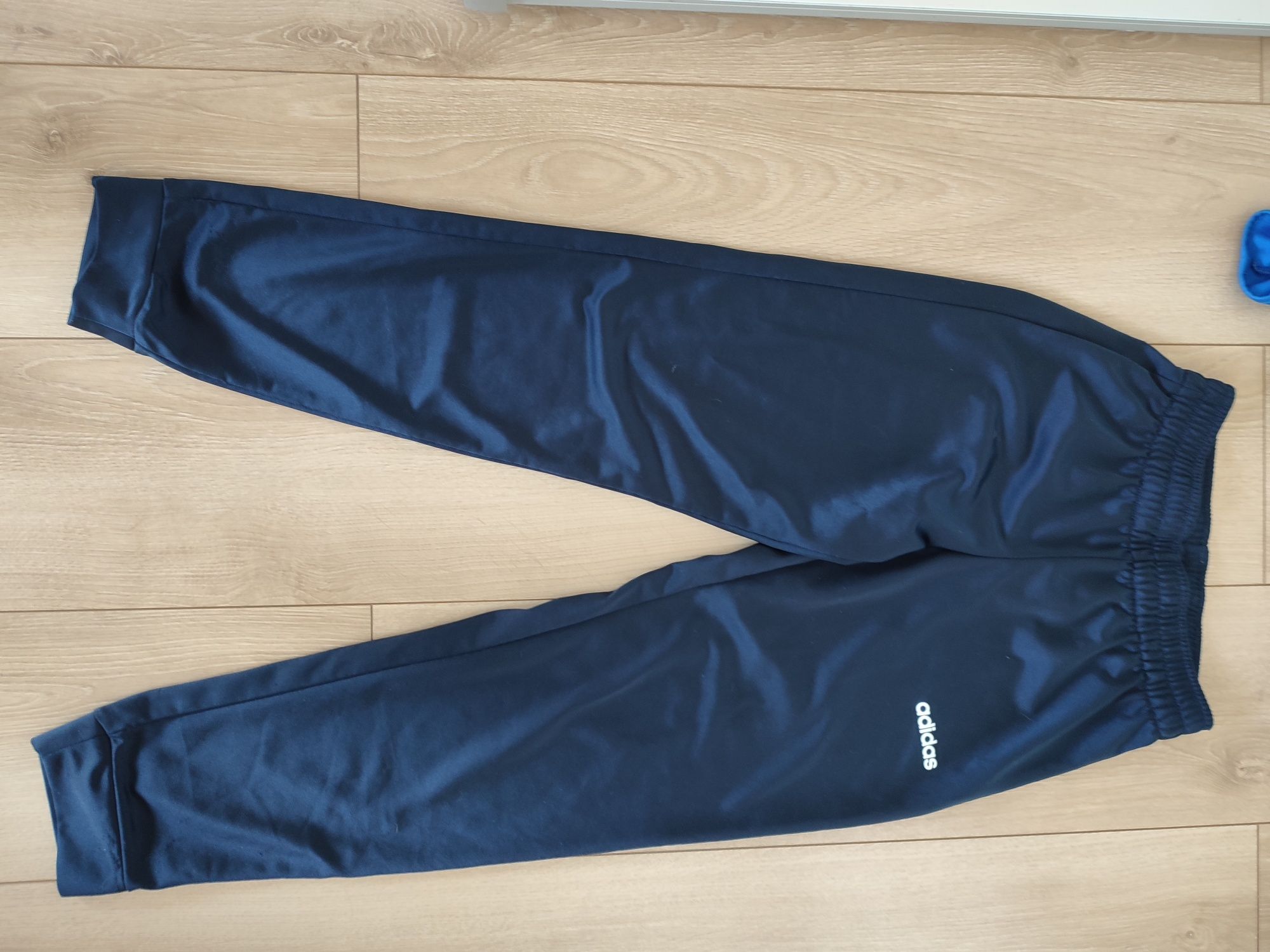 Dres adidas komplet bluza i spodnie na 10 lat