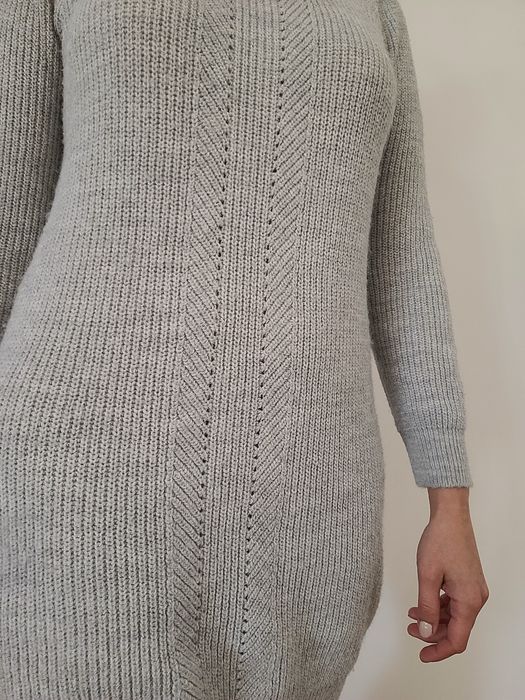 Szara sweterkowa sukienka z golfem długi sweter Miss Selfridge