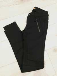 Spodnie czarne rurki (XS) pull&bear