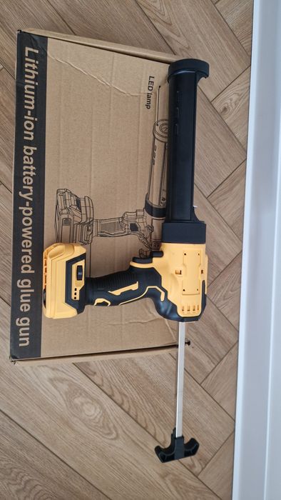 Akumulatorowy wyciskacz silikonu kleju DeWalt Makita Bosch