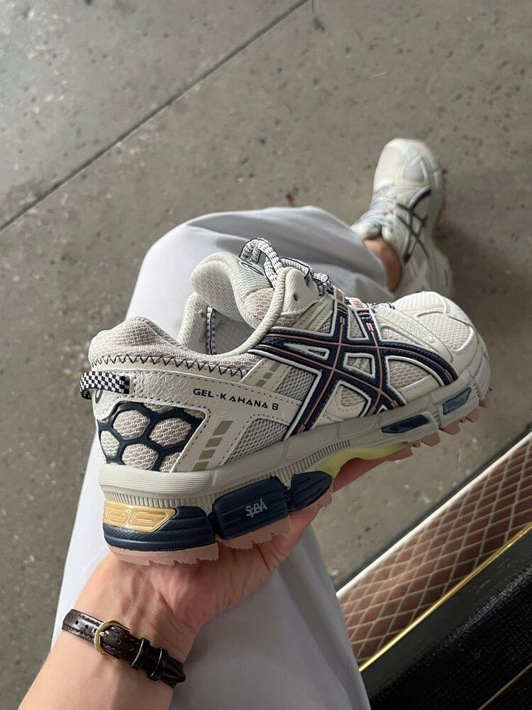 Женские кроссовки asics gel-kahana 8 beige