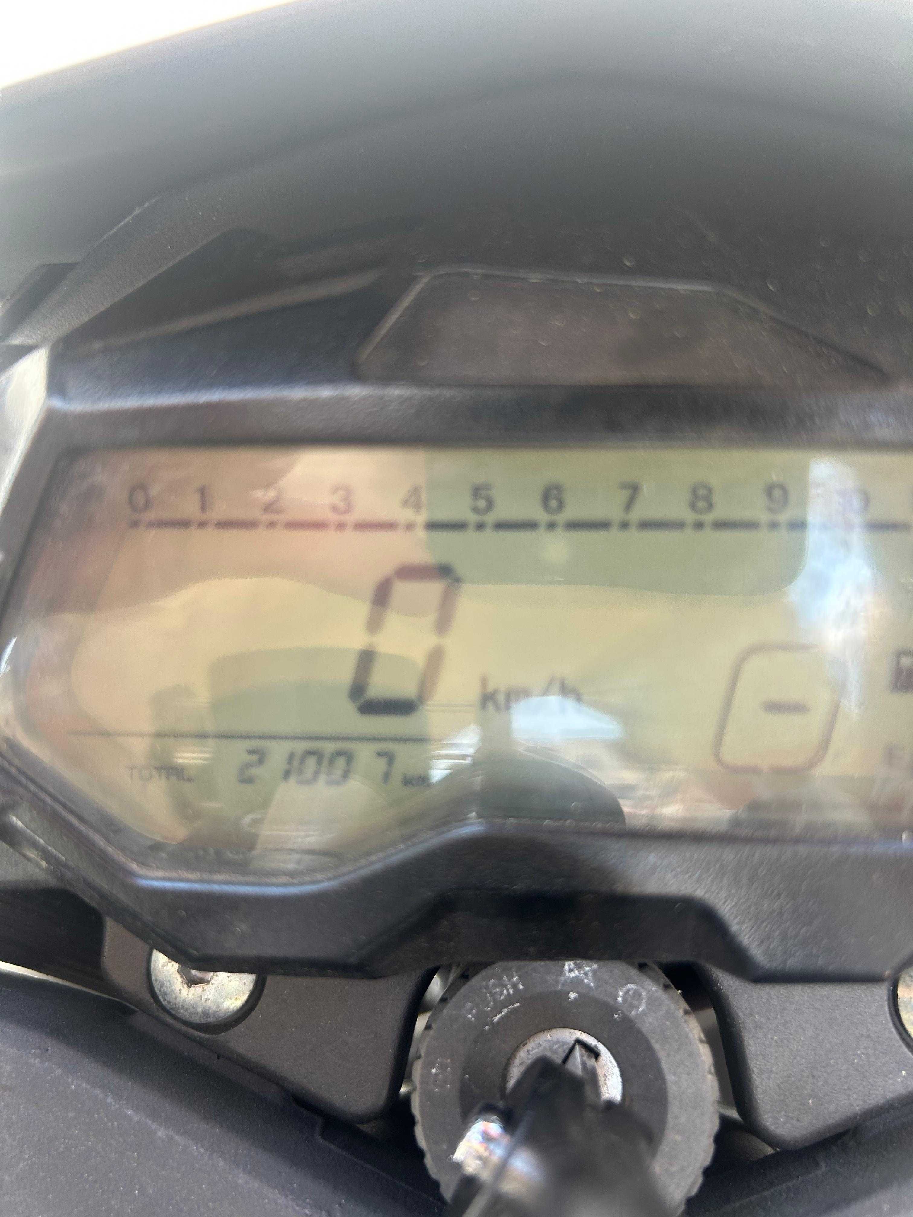 Benelli Bn 125 com extras
