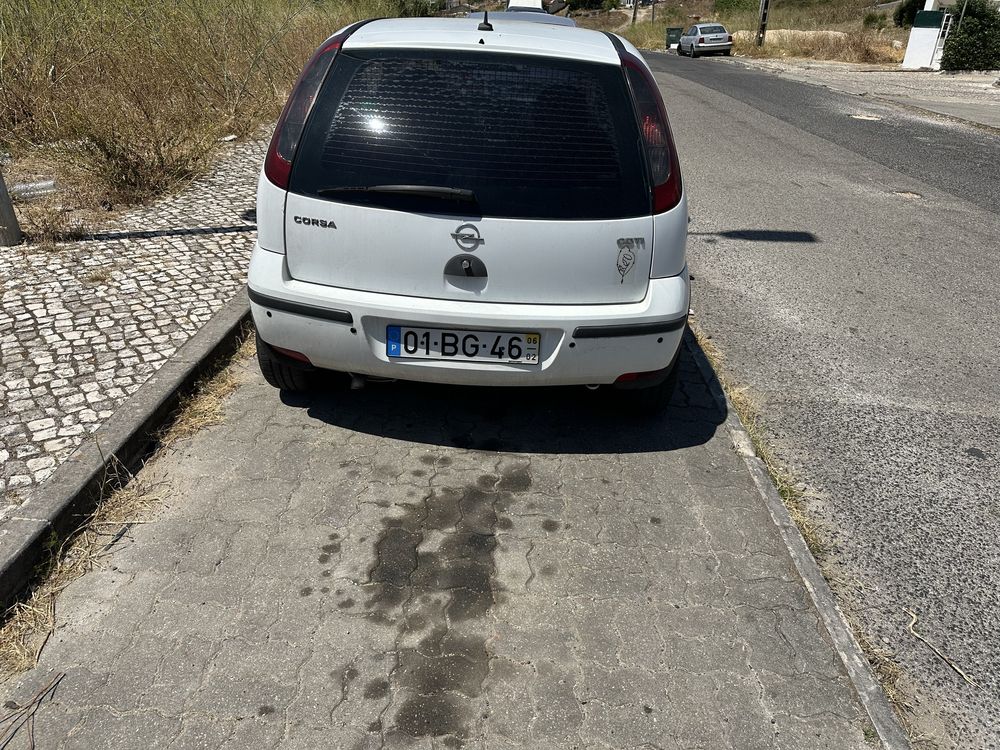 Opel corsa 1.3 cdti com sistema de som