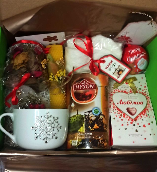 Актуальный большой новогодний бокс, новорічний набір подарунок. Пишите