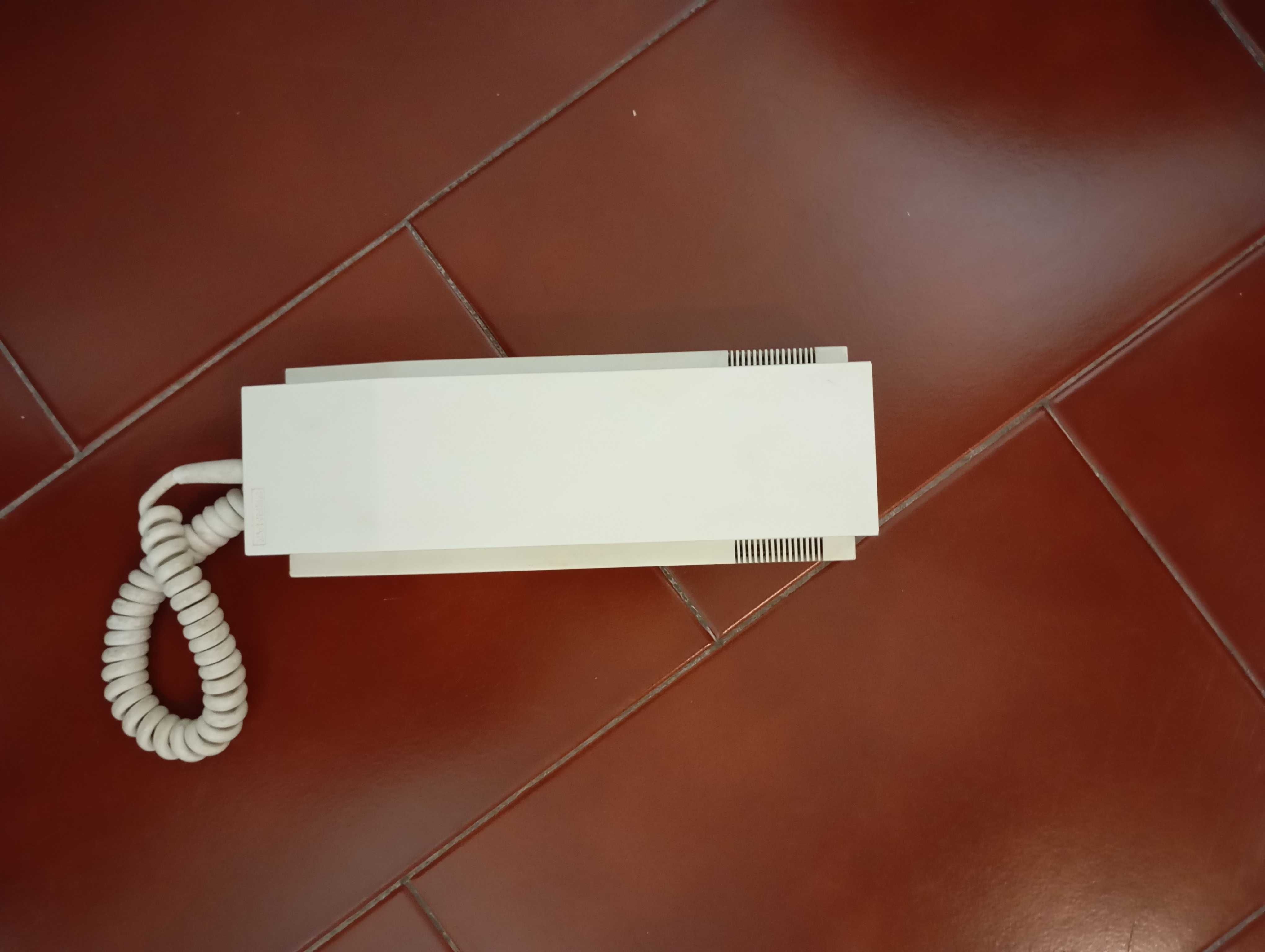 Telefone intercomunicador