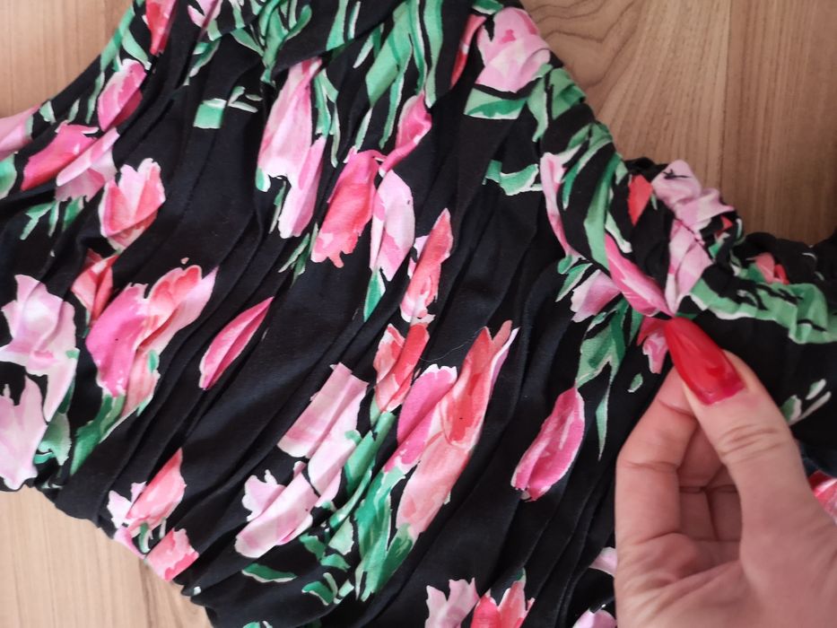 Sukienka w kwiaty imprezowa koktajlowa balowa suknia w kwiatki r. 38