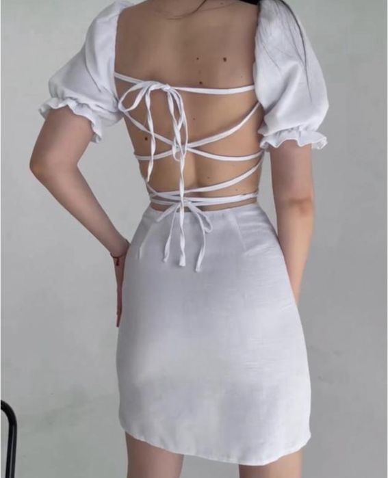 Сукня плаття з відкритою спинкою під zara