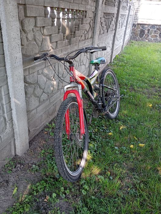 Продам велосипед горний без тормозів і з зламаними передачами