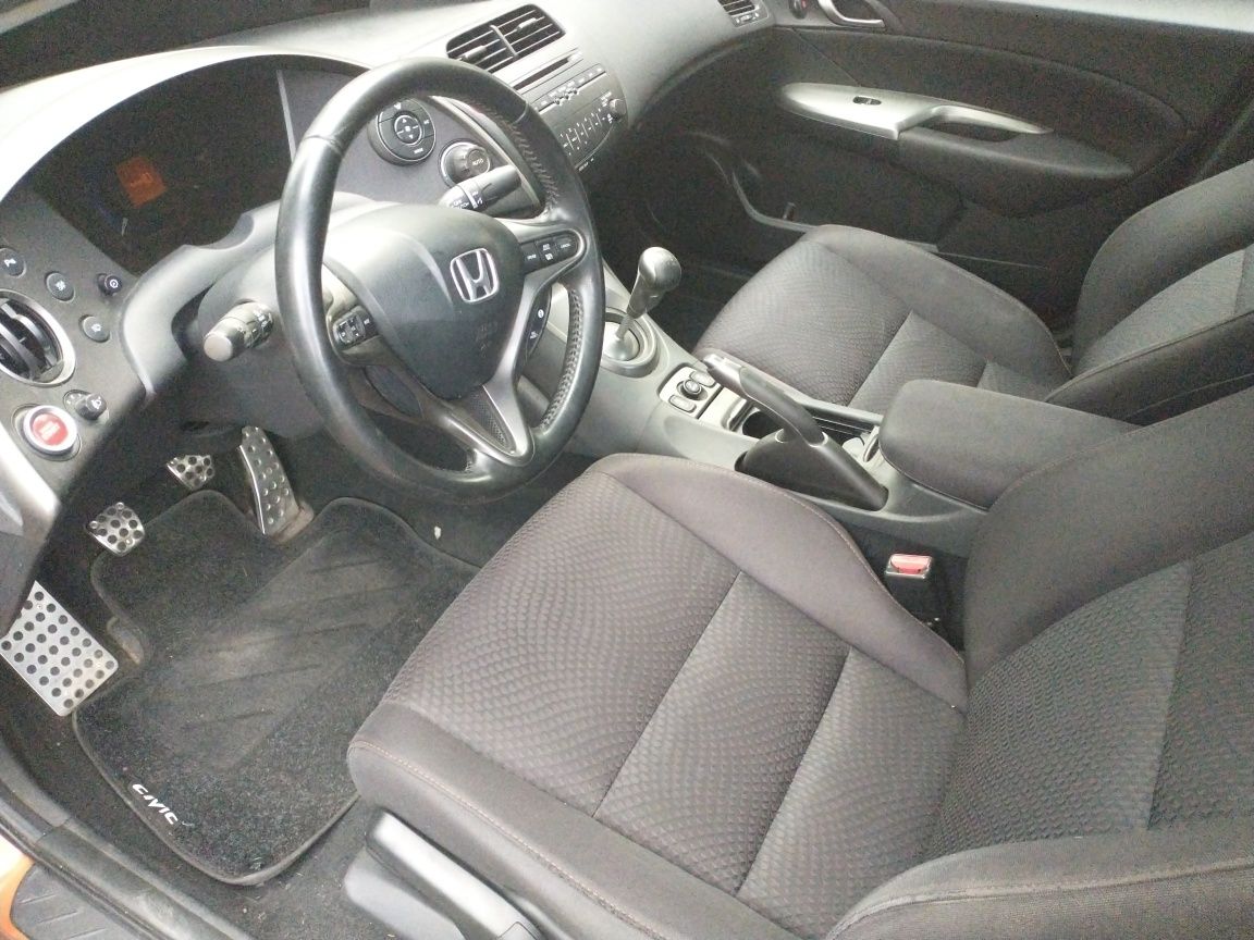 Sprzedam  prywatnie Honda  Civic 1.8 -2009