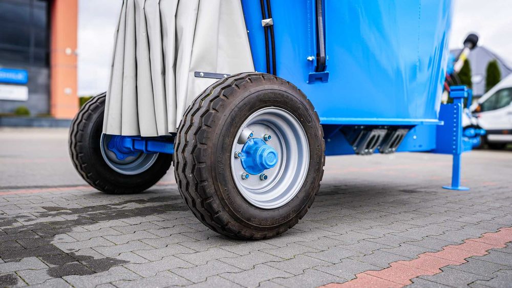 Wóz paszowy EM  RINO FX SLIM 600 (6m3) | Euromilk | Dostępny od ręki