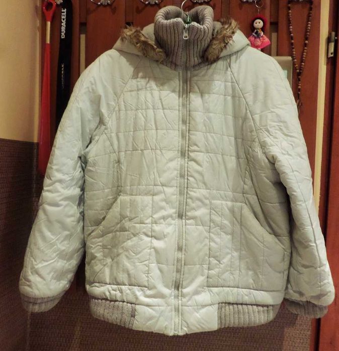 kurtka ciepła kremowa pod pachą 112 cm obwod