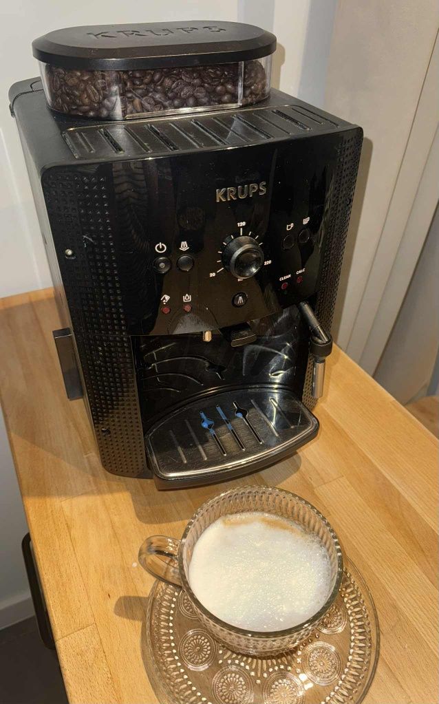 Ekspres automatyczny Krups essential EA8108