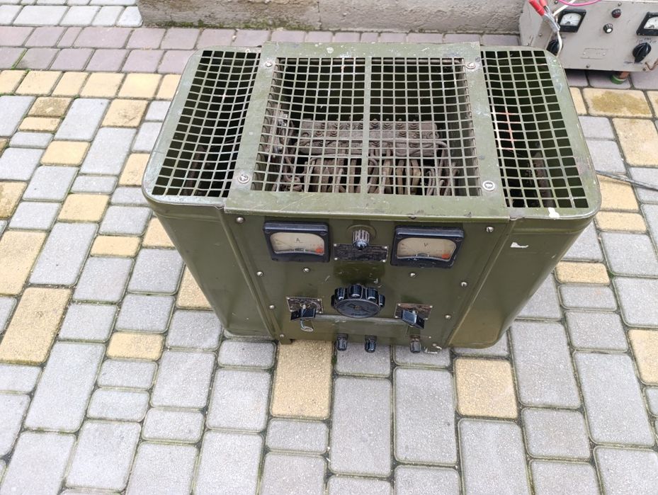 Якісний Зарядний пристрій СССР ВСА 5--- 12/24 вольта 20 ампер