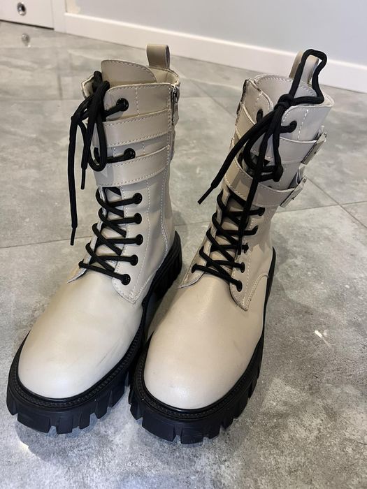 Зимові шкіряні  бежеві черевики 38