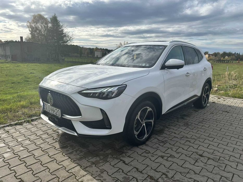 MG HS Exclusive benzyna ROCZNY