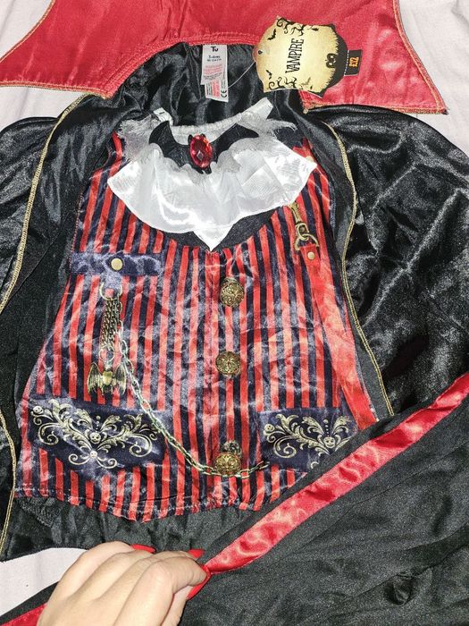 Костюм Дракула на хеллоуин.