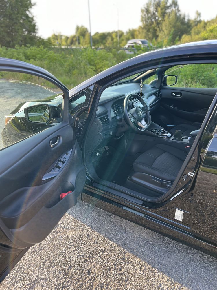Продам Nissan Leaf 2018