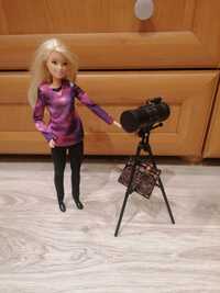 Lalka Barbie z teleskopem