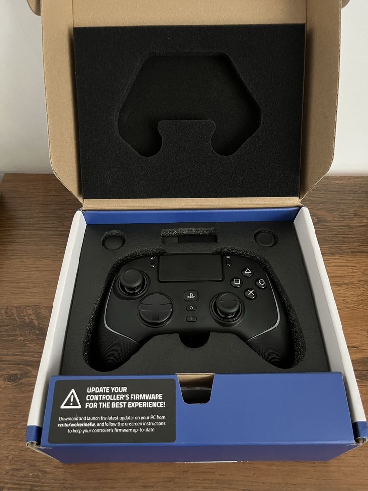Razer Wolverine v2 Pro PlayStation