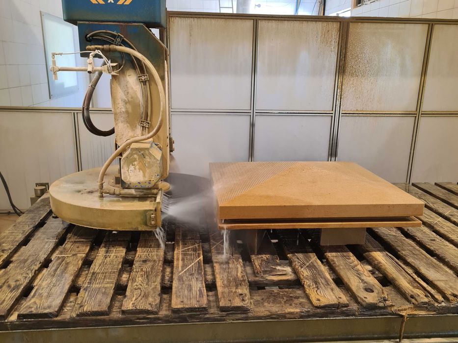 26. Nakrywa na słup z piaskowca |30×30×6cm| Daszek | Kamień naturalny