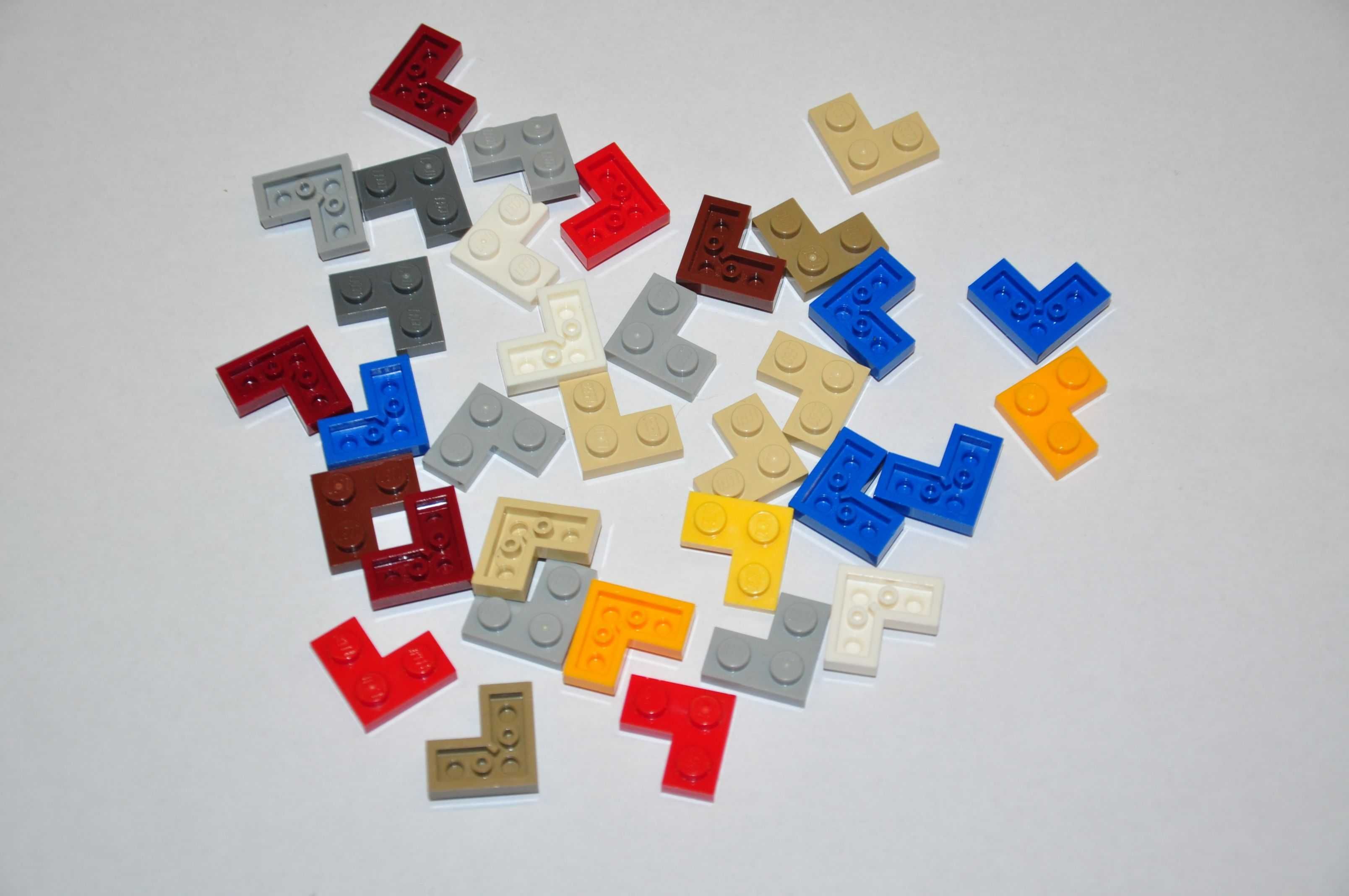 L1791. LEGO - Plate 2x2 narożniki, 33 szt.