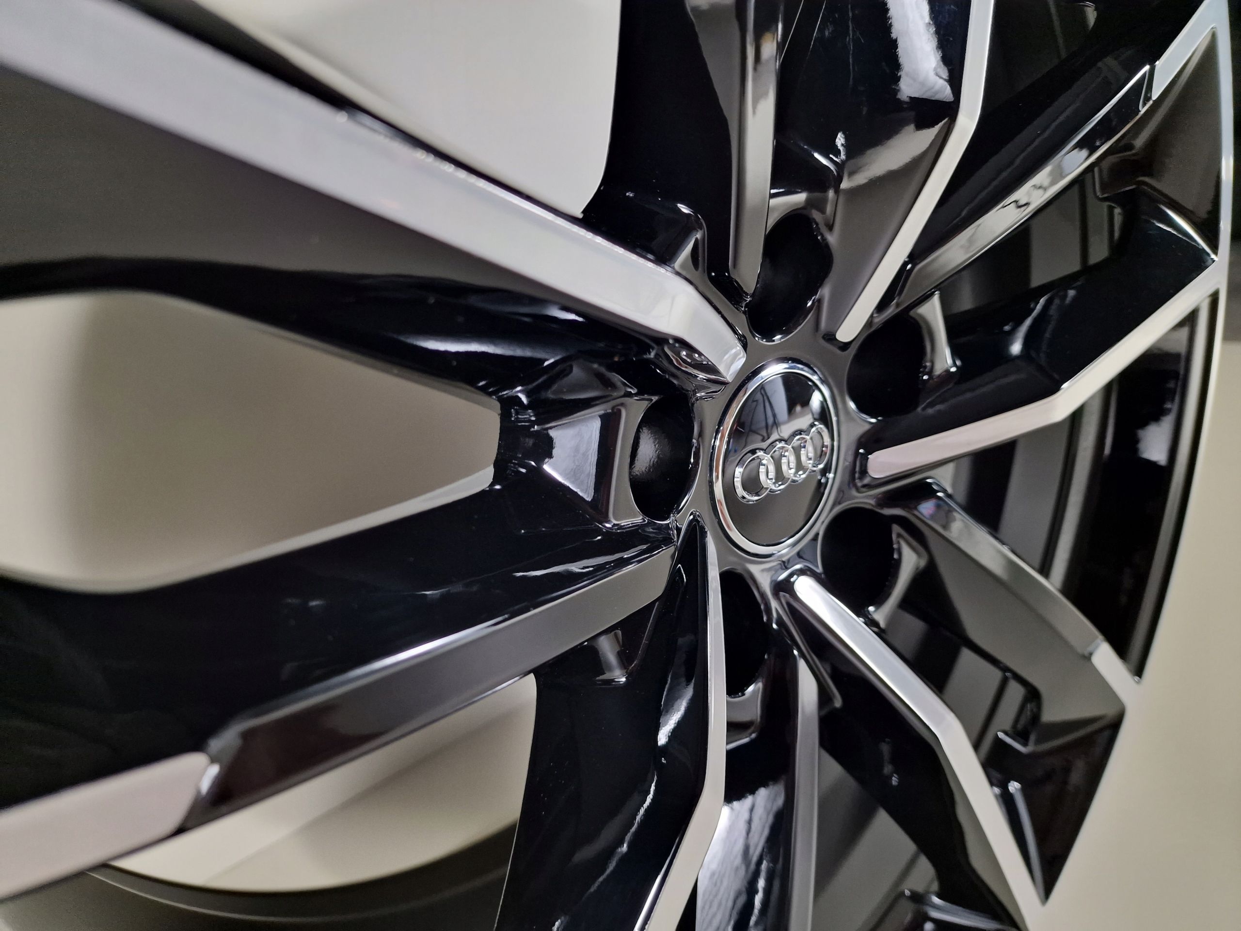 Oryginalne Felgi Audi 19 A4 A5 A6 A7 A8 Q3 Q5 Q7