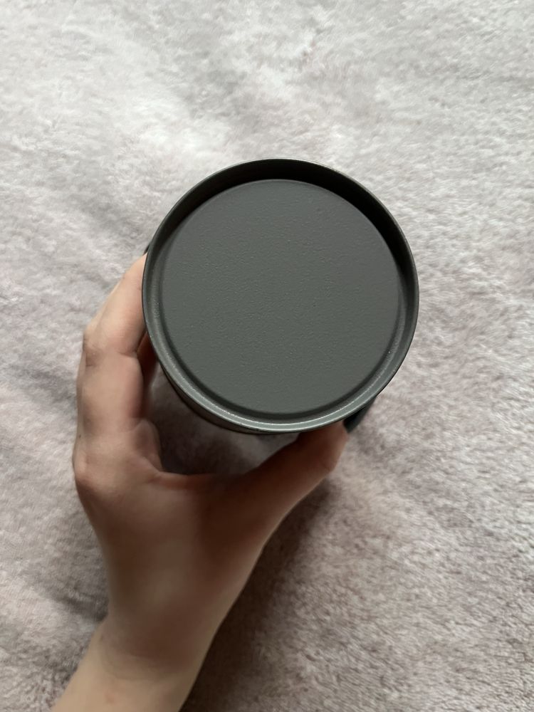 Szary świecznik pojemnik Ikea Skurar 11 cm