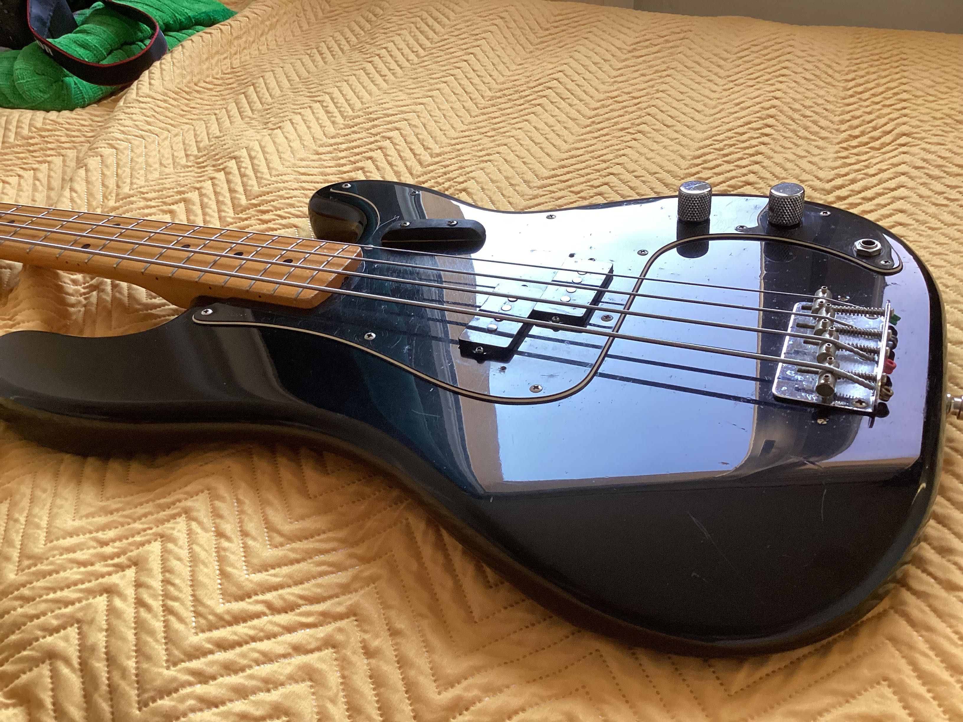 Gitara basowa Fender Precision Bass MIJ 1987-88
