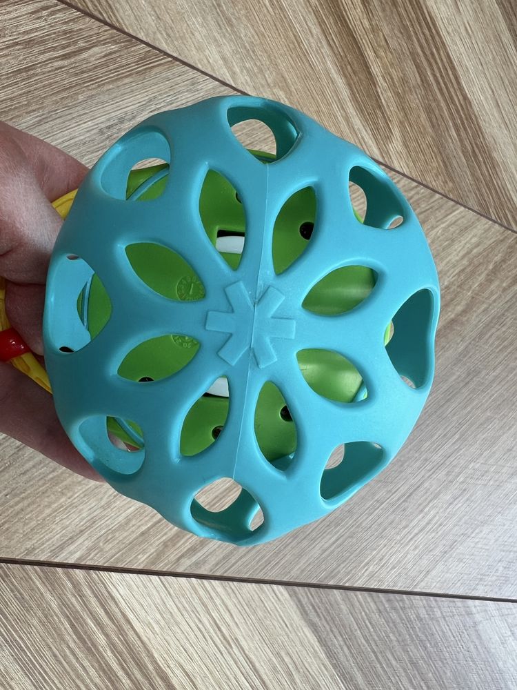 Zabawki dla maluszka: jeż skip hop, książeczki MOM'S CARE i IKEA