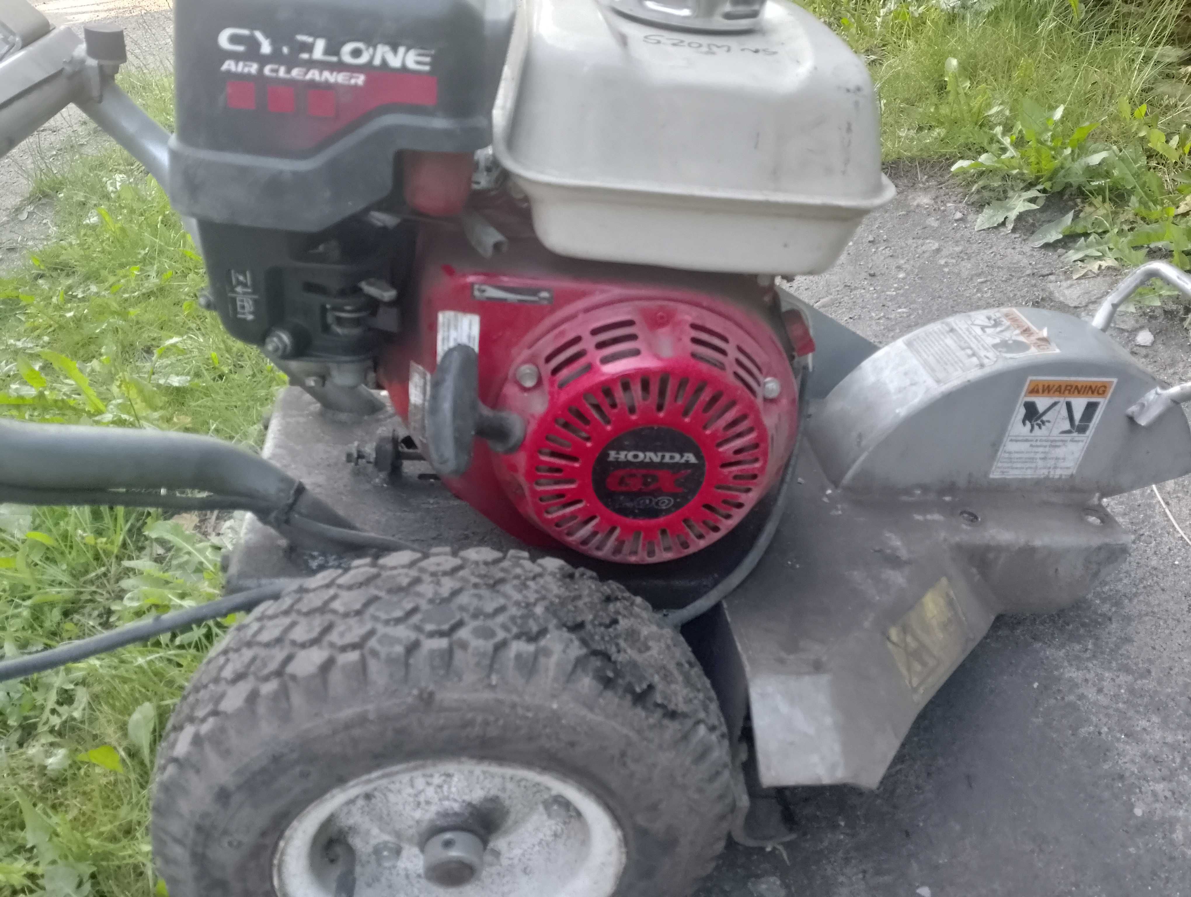 Frezarka (rozdrabniarka) do pni Dosko 200-6H Honda silnik